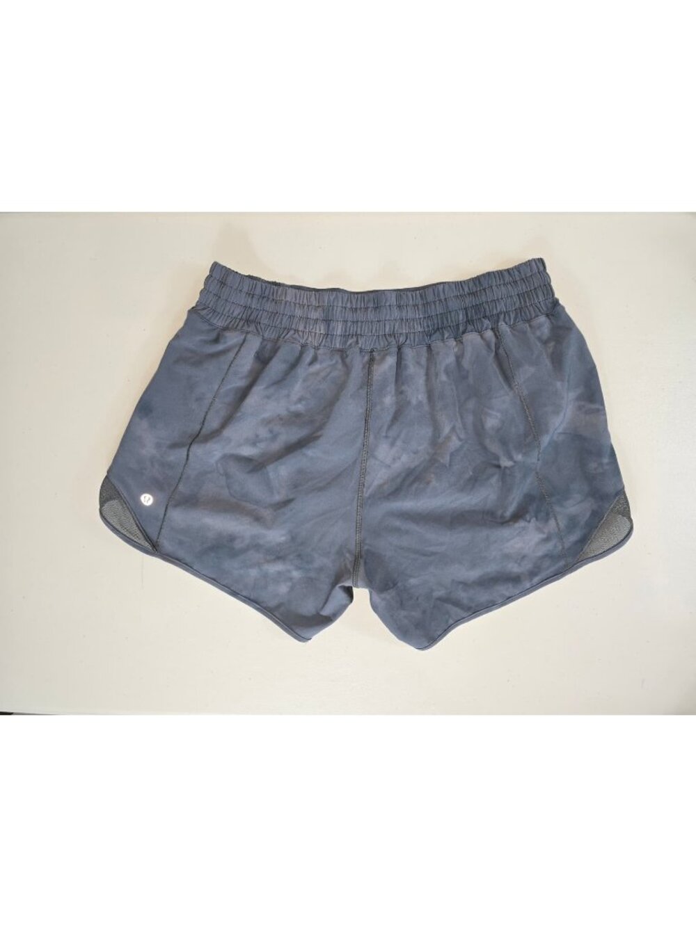 Lululemon hotty hot shorts in a gray color women's size 12